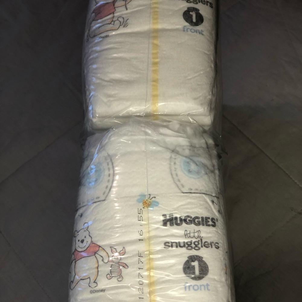 Unopened sleeve Huggies little snugglers size 1